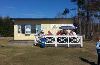 Holm publiek uitgenodigd om zijn naärvaro en kocht in de kiosk,