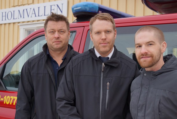 Thomas Åslin och Erik Hedlund från Medelpads Räddningstjänstförbund och Niklas Wikholm, frivillig inom projektet Förstärkt medmänniska. (Foto: Sveriges Radio, Urban Björstadius)