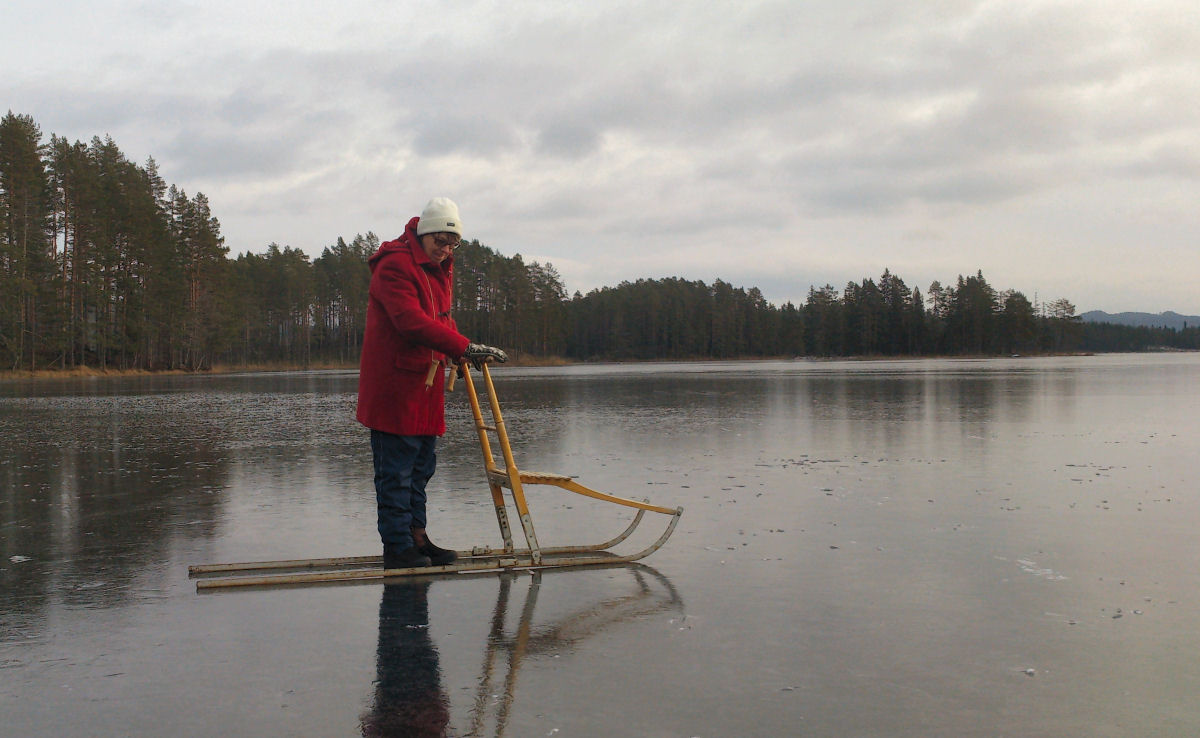 Lillsjön i Holm bjuder på fin skridskois i dagarna.