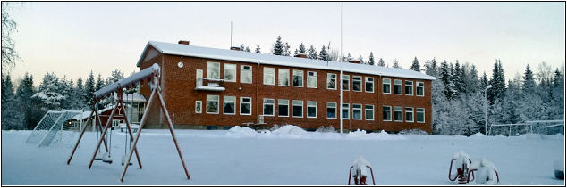 Anundgårds skola i vinterskrud, kanske för sista gången.