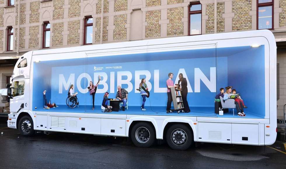 Mobibblan, den nya bokbussen trafikerar Holm i vår.